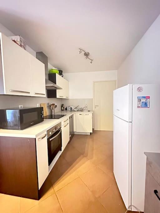Appartement F3, 2 Chambres Иври сюр Сен Екстериор снимка